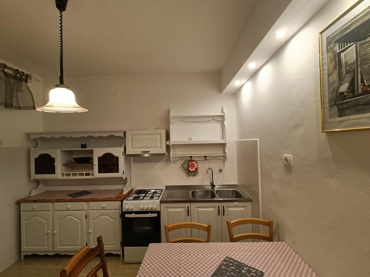 Apartment Pletikos Premantura Eksteriør billede