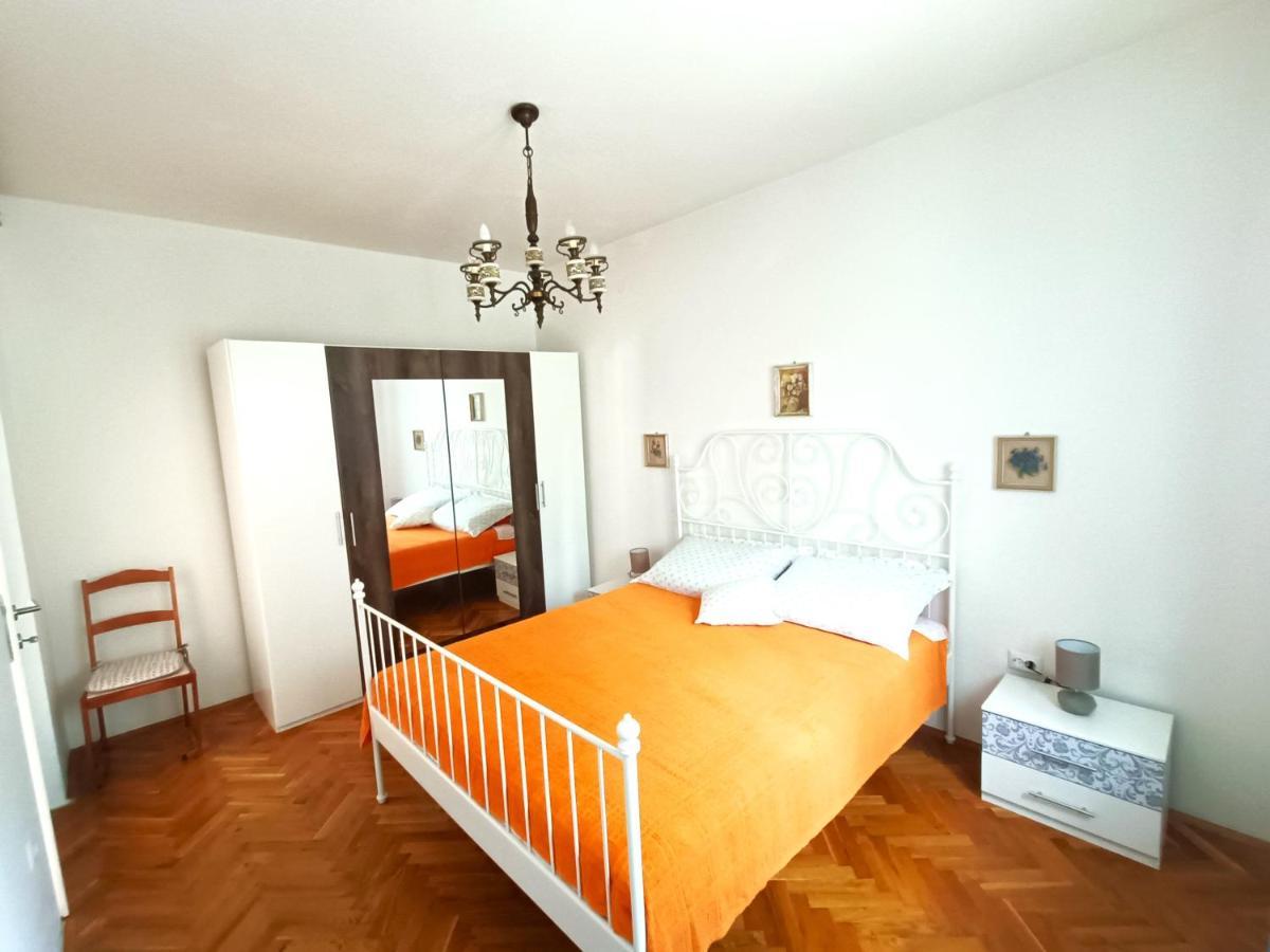 Apartment Pletikos Premantura Eksteriør billede